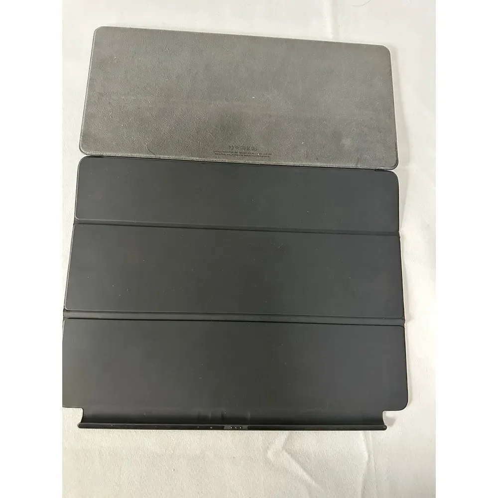 iPad Pro‎ keyboard case gray